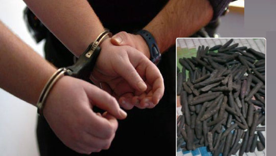 दार्चुलामा कोदोको बोराभित्र चरेश फेला, दुई जना पक्राउ