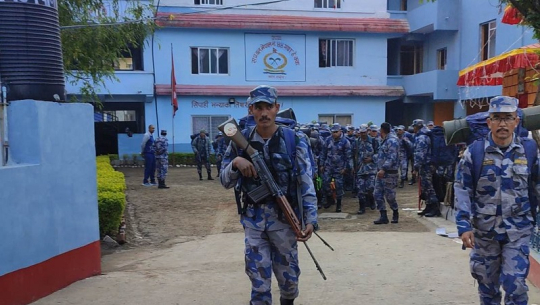 दार्चुलाका सीमा नाकामा निगरानी बढाउँदै सशस्त्र प्रहरी