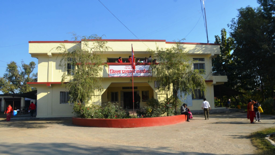 मिटर ब्याज पीडित न्याय माग्दै प्रशासनमा, सिडिओ भन्छन्, ‘अनुसन्धान जारी छ’