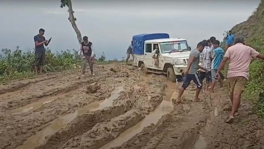 जोगबुढा र दैजी जोड्ने सडकको अवस्था जीर्ण, तिस करोड रकम फिर्ता