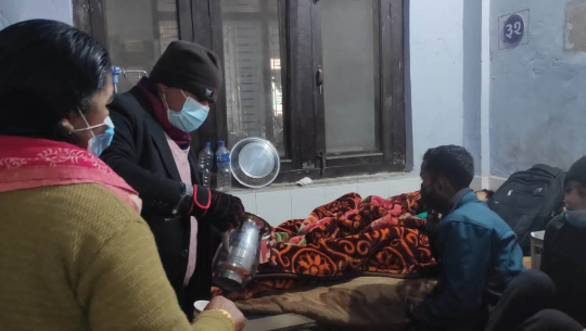 सुदूर नेपाल संस्कृति सेवा समाजद्वारा बिरामीलाई दूध वितरण 