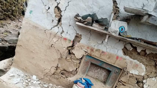 भूकम्पले क्षति गरेको घर