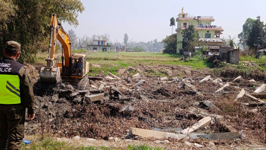  धनगढीमा पानीको ‘रिचार्ज’ प्रणाली जोगाउ तालको अतिक्रमण खाली गराइदै