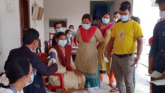 गेटाको लक्ष्मी कत्था उद्योगका श्रमिकको निःशुल्क स्वास्थ्य परीक्षण