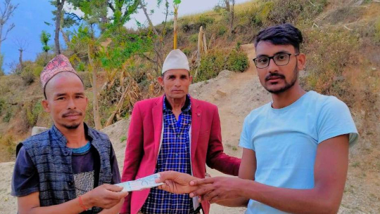 बैतडीमा जिप दुर्घटना हुँदा ज्यान गुमाएका परिवारलाई सहयोग