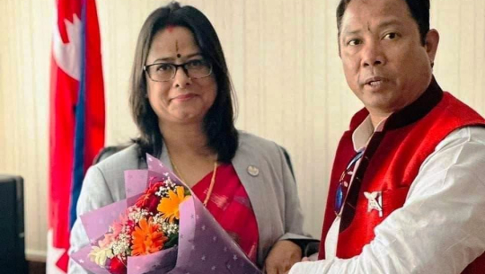 निर्वाचन आयोगबाट रेशम चौधरीले पाएनन नाउपाको अध्यक्षको मान्यता
