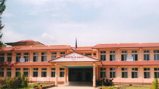 कैलाली अदालतबाट चोरी गरिएका पेस्तोल, गोली र मोबाइल अझै फेला परेनन्