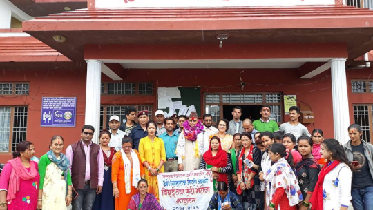 बैतडीमा सिडिओको बिदाईमा आँखा भरी आशु