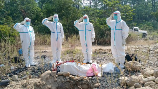 धनगढीमा मृत्यु भएका संक्रमितको शव व्यवस्थापन गरियो