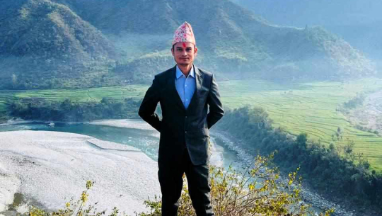 यो देशमा प्रजातन्त्र छ भनेर किन मान्ने ?