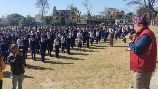 फोहरलाई तह लगाउन सरसफाइ अभियानमा धनगढीका विद्यार्थी धमाधम जोडिदै