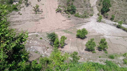 बैतडीको शिवनाथमा महाकाली करिडोरका कारण घर र खेतमा क्षति