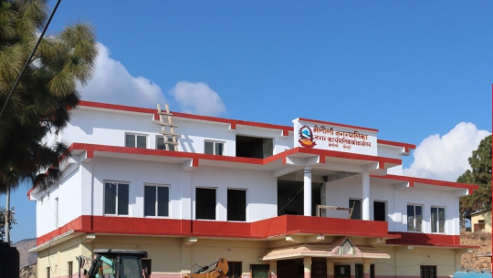  बैतडीको मेलौलीका वडा अध्यक्षले कर्मचारीको घाटी न्याके, कर्मचारी आन्दोलित 