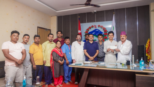 अटो मेकानिक्स ट्रेड युनियनले गर्‍यो  बिरुवा रोप्न ५० हजार सहयोग