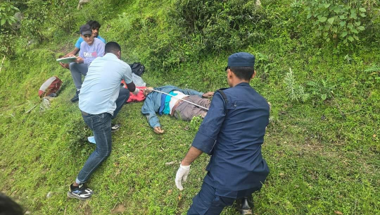 भारतबाट छोरी भेट्न बझाङ पुगेका एक जनाको भिरबाट लडेर मृत्यु