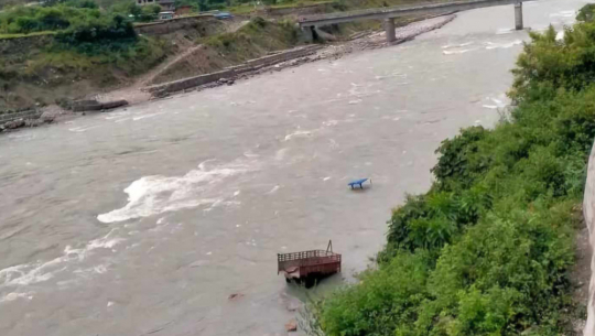 सेतीमा ट्याक्टर दुर्घटना अपडेटः दुई जना बेपत्ता, ३ जना घाइतेको उपचार हुँदै