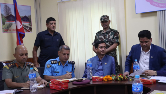 धनगढीमा सुरक्षा निकायका प्रमुखसँग उद्योगमन्त्री भण्डारी