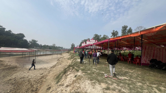 Increasing number of devotees attend Chhath puja at Mohana river in Dhangadhi