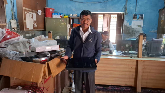 साल्ट ट्रेडिङ धनगढीले इन्डक्सन चुलोसँगै त्यसमा लाग्ने भाडासमेत बिक्री गर्दै