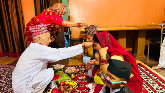 दशैं हुनेहरुको घरमा विजया दशमी हर्षोल्लासका साथ मनाइयो