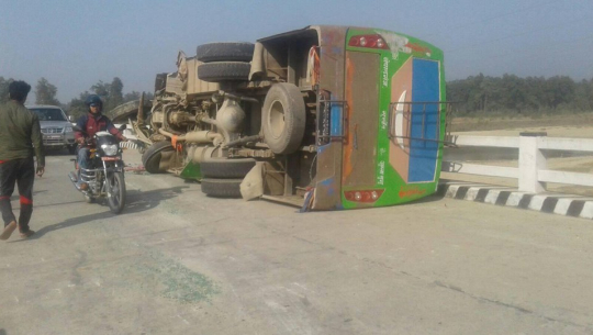 यात्रुवाहक बस दुर्घटना