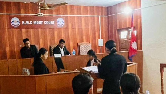 धनगढीमा भएको अभ्यास अदालत प्रतियोगितामा महेन्द्रनगर मावि प्रथम 