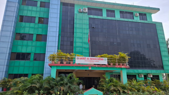 बाढीपीडितका लागि धनगढी उपमहानगरपालिकाद्वारा ४१ लाख ११ हजार १११ रुपैयाँ सहयोग