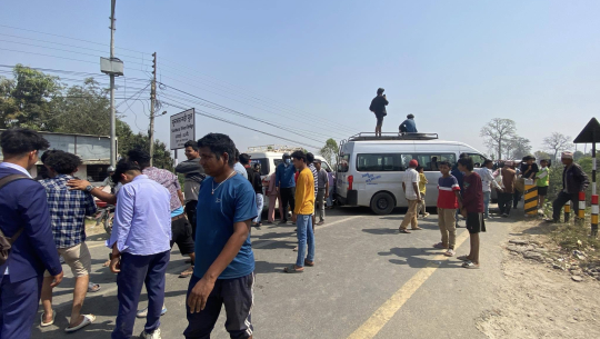 कञ्चनपुरका यातायात मजदुर आन्दोलित, सवारी सञ्चालनमा रोक