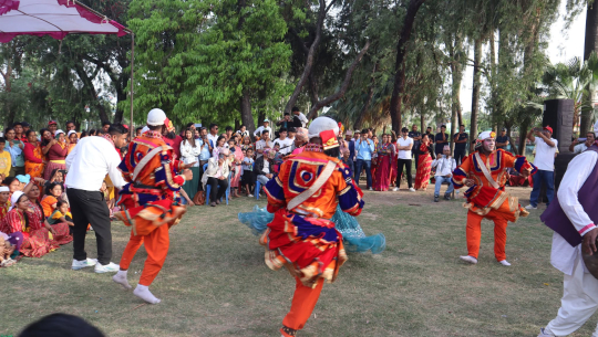 सुदूरपश्चिमको प्रसिद्ध छलिया नाच व्यावसायिक हुँदै