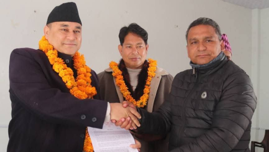 बाजुराको बूढीगङ्गा नदीमा पुलको माग गर्दै मुख्यमन्त्री शाहलाई ज्ञापनपत्र