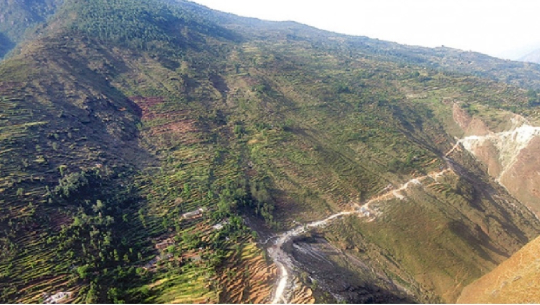 सुदूरलाई समृद्धि बनाउने सडक योजनाहरुमै वनको अवरोध