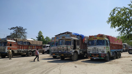 सुदूरपश्चिममा पोल्ट्री व्यवसायीको ५ अर्व लगानी डुब्ने खतरा