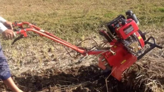 कृषिमा यान्त्रीकरण आधुनिक बन्दै किसान