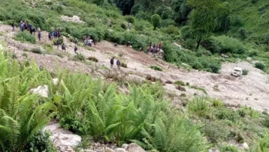 बझाङमा जिप दुर्घटनाः ३ जनाको मृत्यु भएको पुष्टि, घाइतेलाई लैजान हेलीकोप्टर उड्यो 