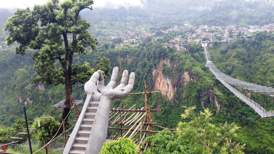 प्रकृतिमाथि विचरण