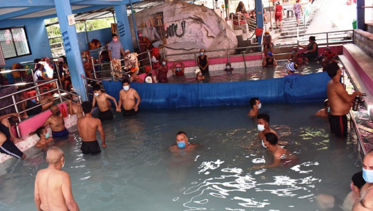 तातोपानी कुण्डमा भीड