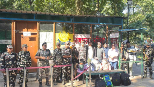 Four Nepalis arrested at Gaurifanta border with 52 tolas of gold and 780 grams of silver