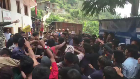 बझाङमा टेन्डर हाल्न गएका ६ जना निर्माण व्यवसायी कुटिए