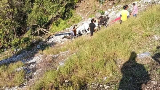 दार्चुलाको शैल्यशिखर-४ काँडापारीमा जिप दुर्घटना