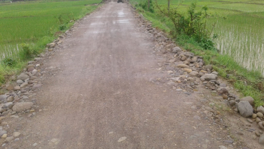 कञ्चनपुरमा सांसदको दवावमा मापदण्ड विपरीत निर्माण भएको सडकमा भुक्तानी