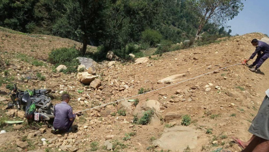 फाईल फोटो : बैतडीमा दुर्घटनामा परेको वडाअध्यक्षको मोटरसाईकल 