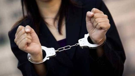 धनगढीकी १९ वर्षीया एक युवती लागूऔषधसहित पक्राउ