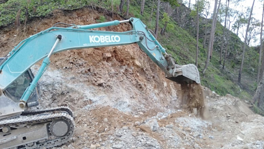करोडौँ खर्चेर डोजर खरिद गरेका सुदूर पहाडका स्थानीय तहसंग एम्बुलेन्स छैन्