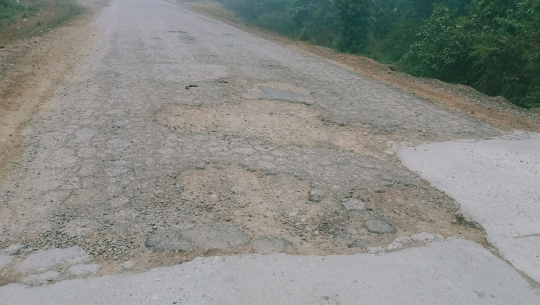 कैलालीमा टालिएको पूर्व–पश्चिम राजमार्ग ३ महिनामै भत्कीयो