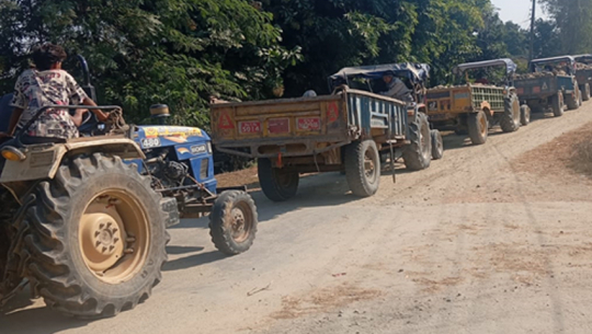 कञ्चनपुरमा नदीजन्य पदार्थको अबैध उत्खनन् गर्ने ८ जना ट्याक्टर चालक पक्राउ