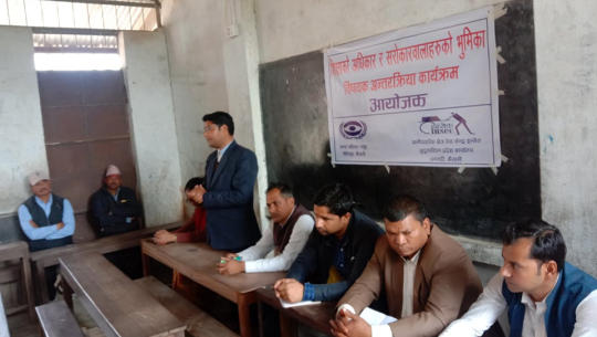 कैलालीको गौरीगंगामा आर्थिक अवस्था कमजोर भएका विद्यार्थीलाई पोशाकको समस्या