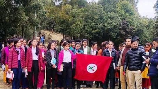 किताबको करविरुद्ध डडेल्धुरामा नेविसंघको प्रदर्शन