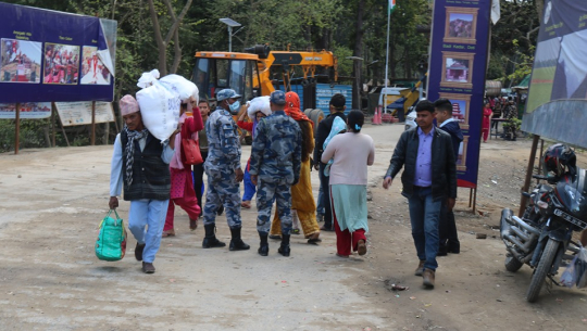 कोरोना कहरले रोजगारी छाडेर घर फर्किँदै सुदूरपश्चिमेली