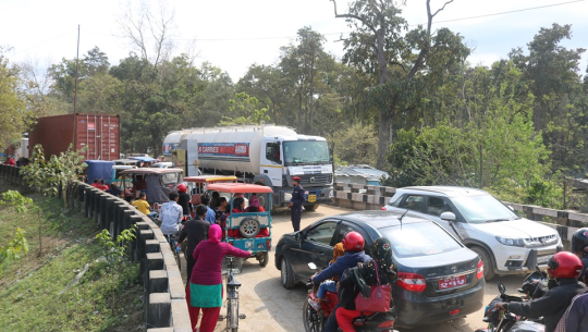 कैलालीमा भारतबाट अत्यावश्यक बाहेकका वस्तुको पनि निर्वाध आयात, जोखिम बढ्यो