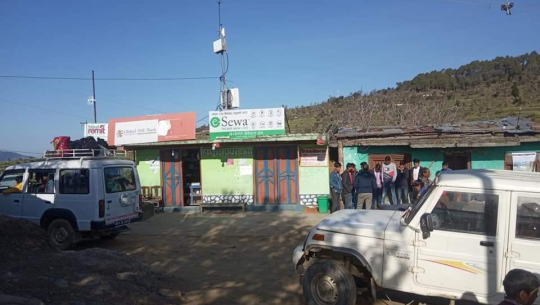 डडेल्धुराको अजयमेरुले परीक्षा केन्द्रमा अलपत्र परेका विद्यार्थीलाई घर पुर्‍यायो